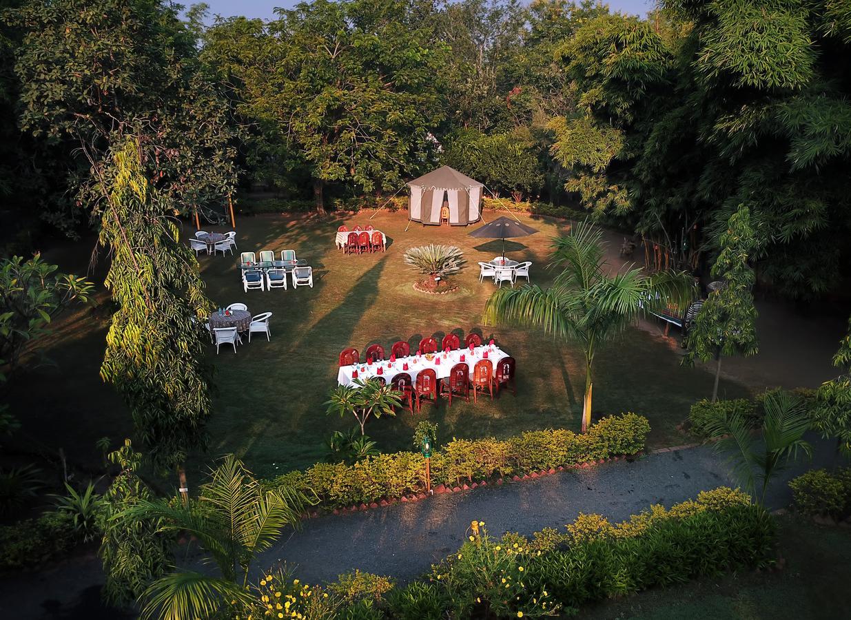 Готель Pench Jungle Camp Khawasa Екстер'єр фото
